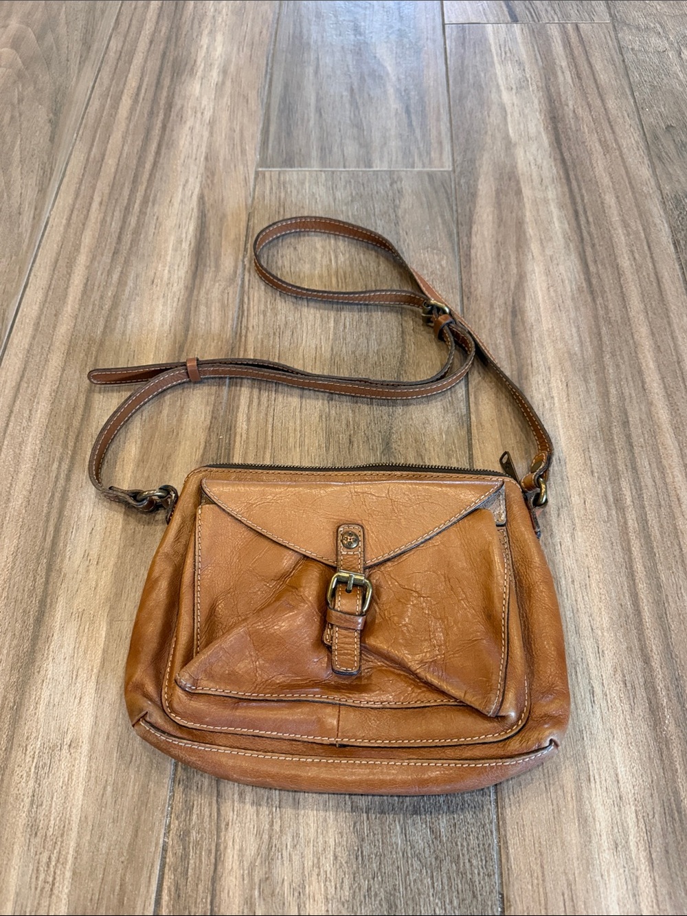 Patricia Nash Avellino Crossbody Tan Leather Bag with Front Buckle. Purse.